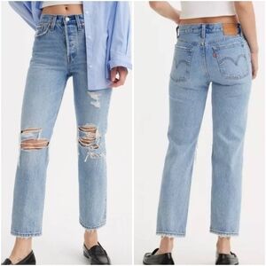 Levi's WEDGIE STRAIGHT Women's Light Blue Ripped Jeans SIZE 29